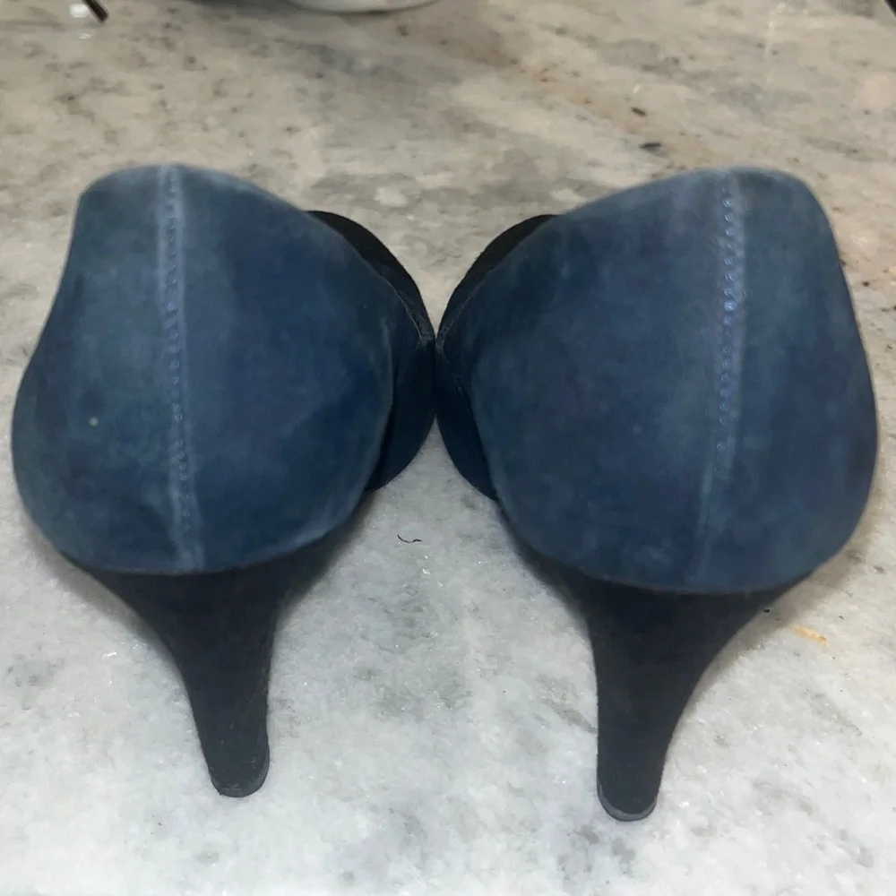 Franco Sarto Women's Navy and Black Round Toe Suede Heels - Picture 6 of 7